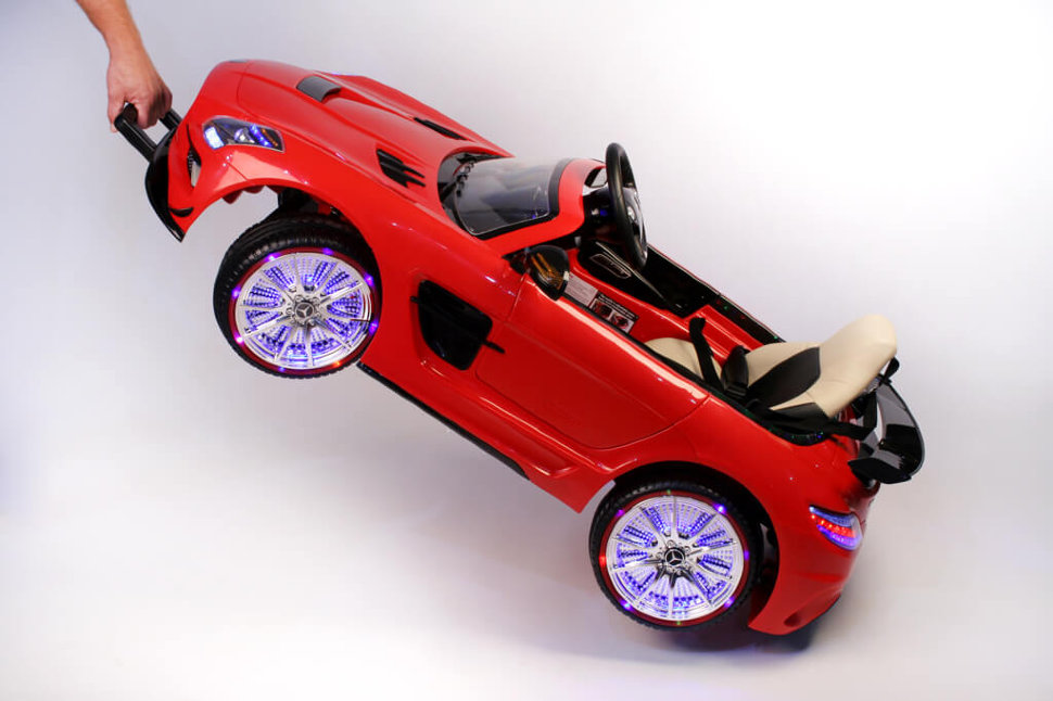 Электромобиль Mercedes Benz SLS красный карбон