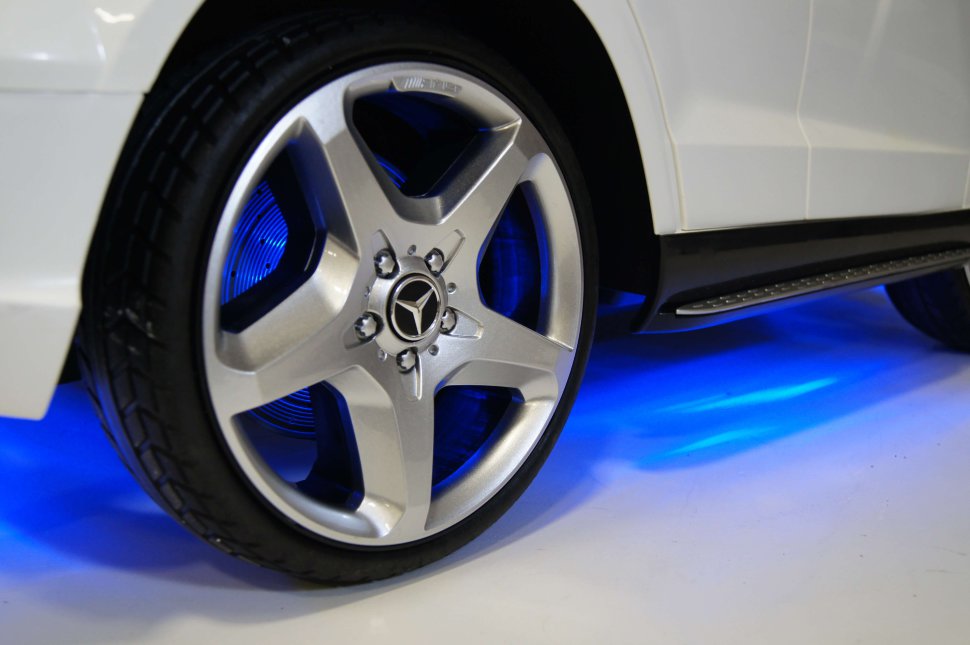 Электромобиль Mercedes Benz gl63 белый